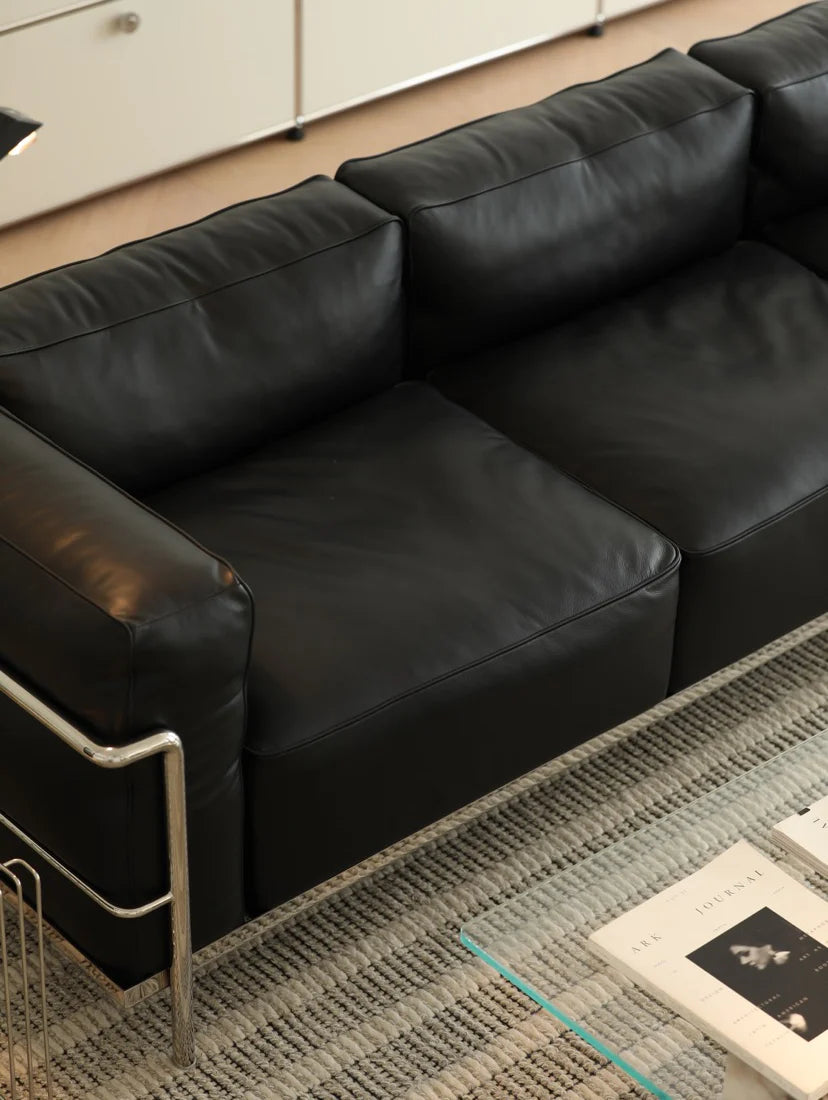 UF The Architect's Embrace Armchair