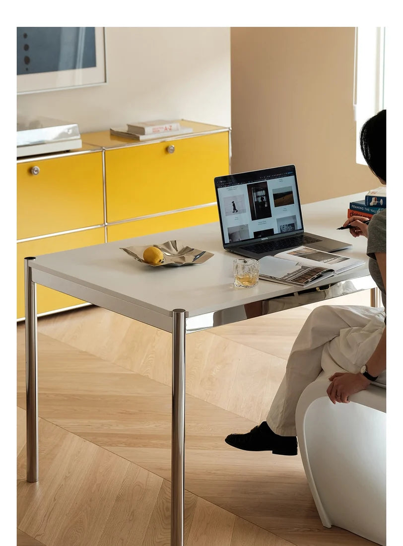 UF Nexus Multifunctional table