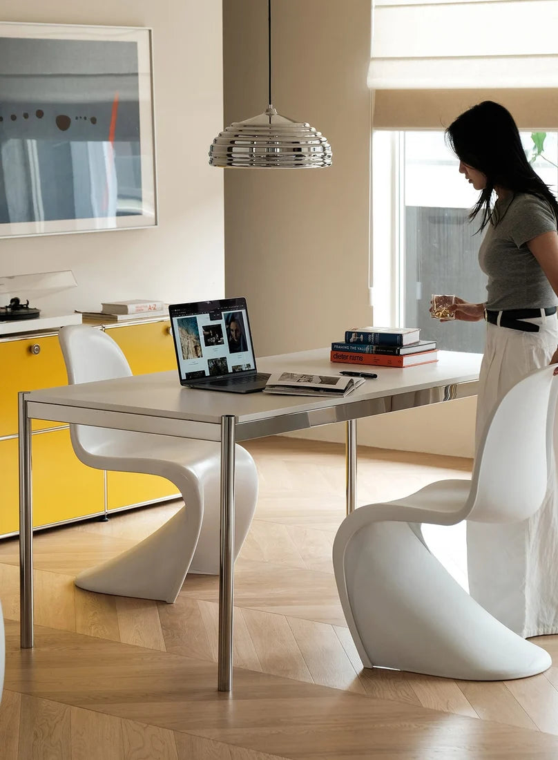 UF Nexus Multifunctional table