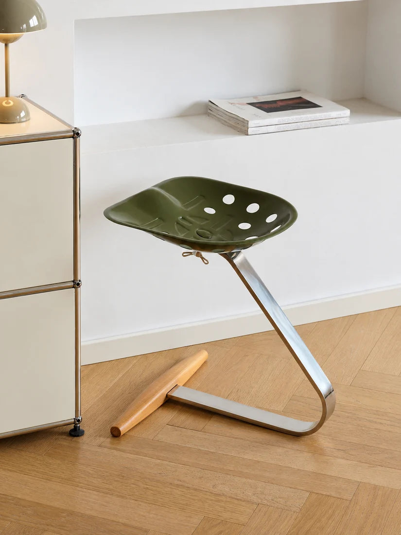 UF Graceful Pause Swaying Dancer Stool