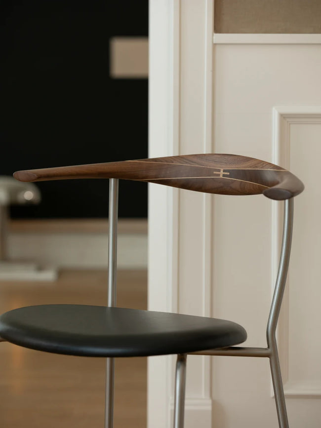 UF Nordic Floating Curve Chair