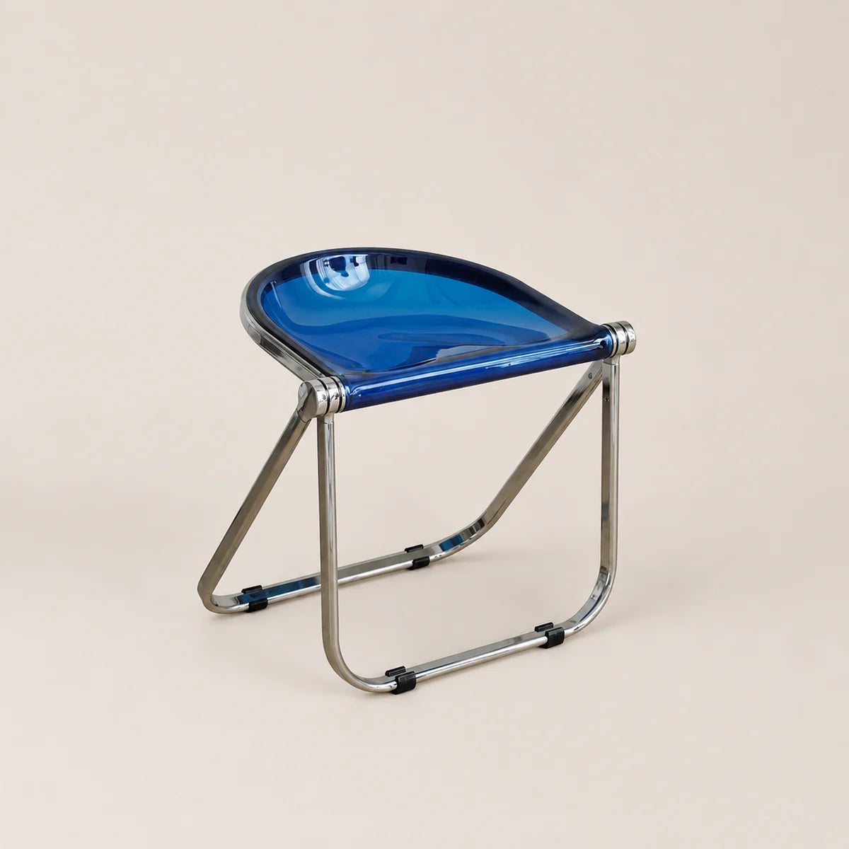 UF Unfold My Charm Stool